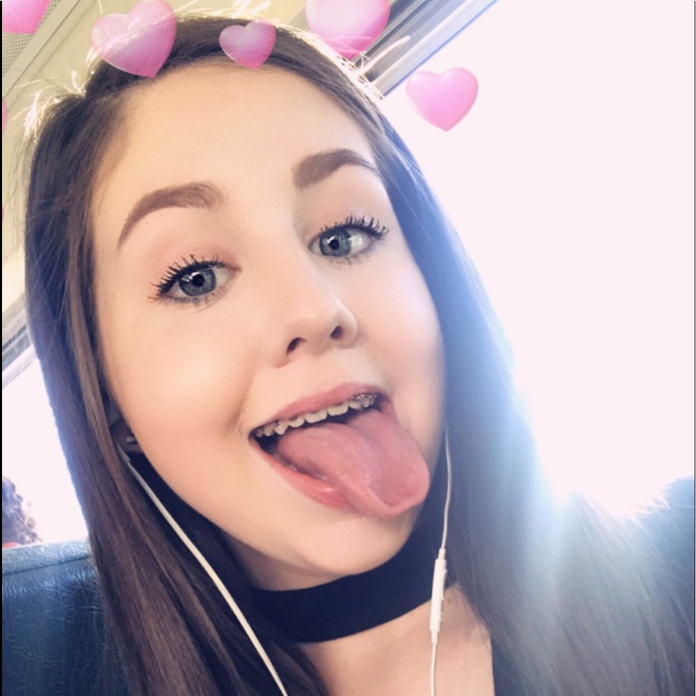 Meet your Posher, Mikayla